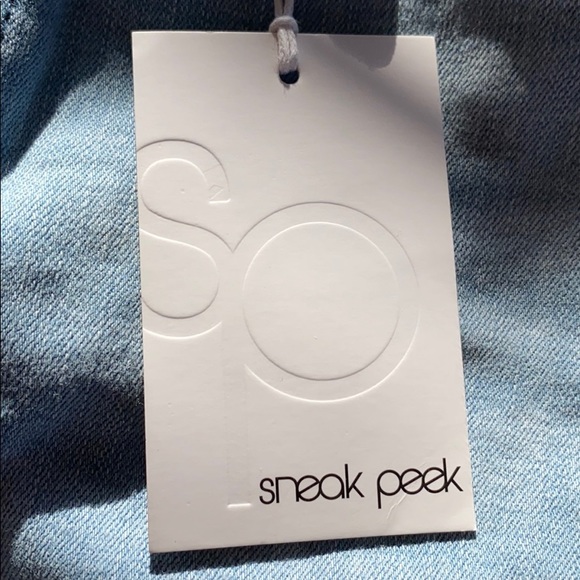 Sneak Peek Jeans - Picture 2 of 4